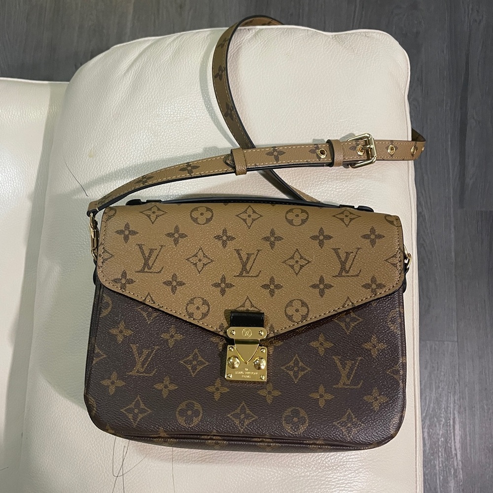 ❌❌SOLD❌❌ Authentic Louis Vuitton Monogram Crossbody Bag BNWOT